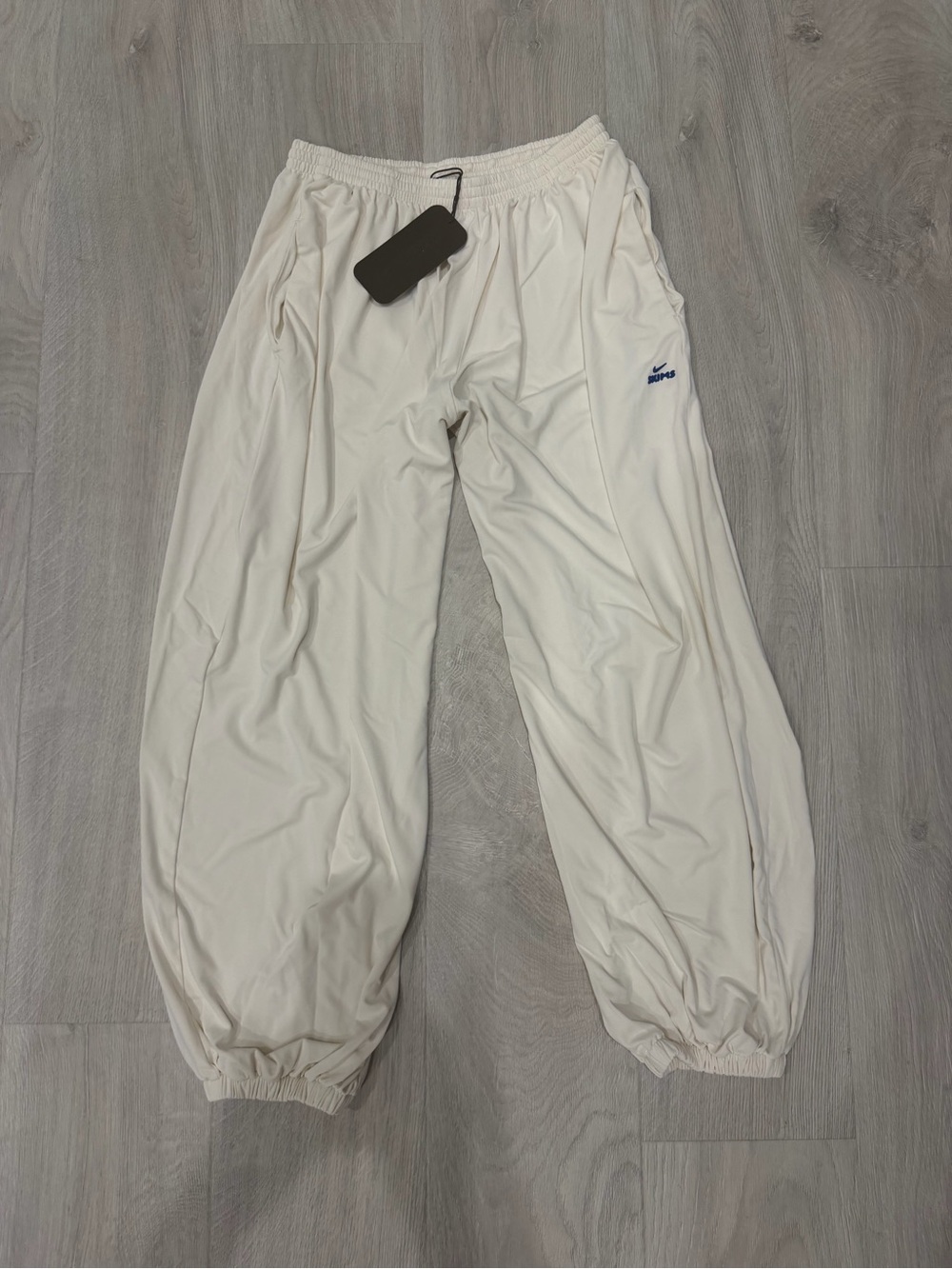 SKIMSxNike Women’s Cream Elastic-Waist Joggers with Cuffed Ankles
